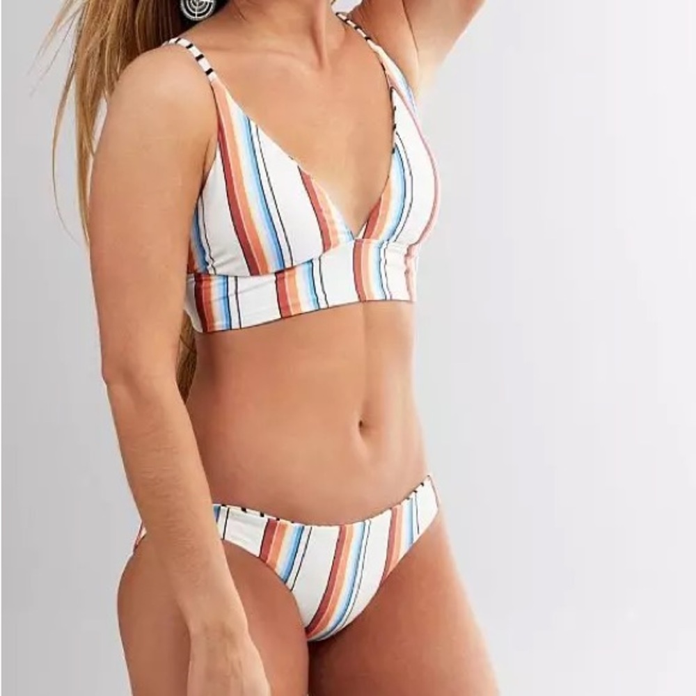 Billabong reversible bikini NWT